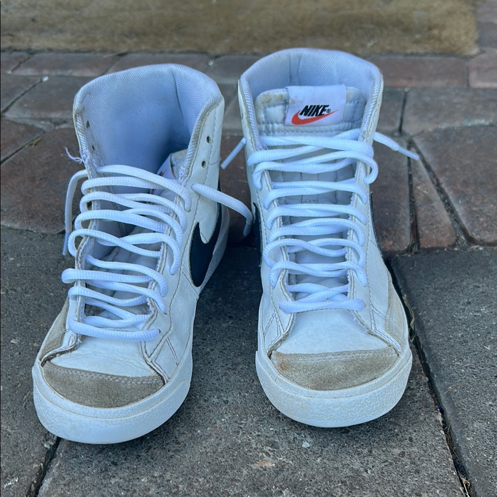 Nike High-Top Sneakers in White and Tan - Picture 4 of 4